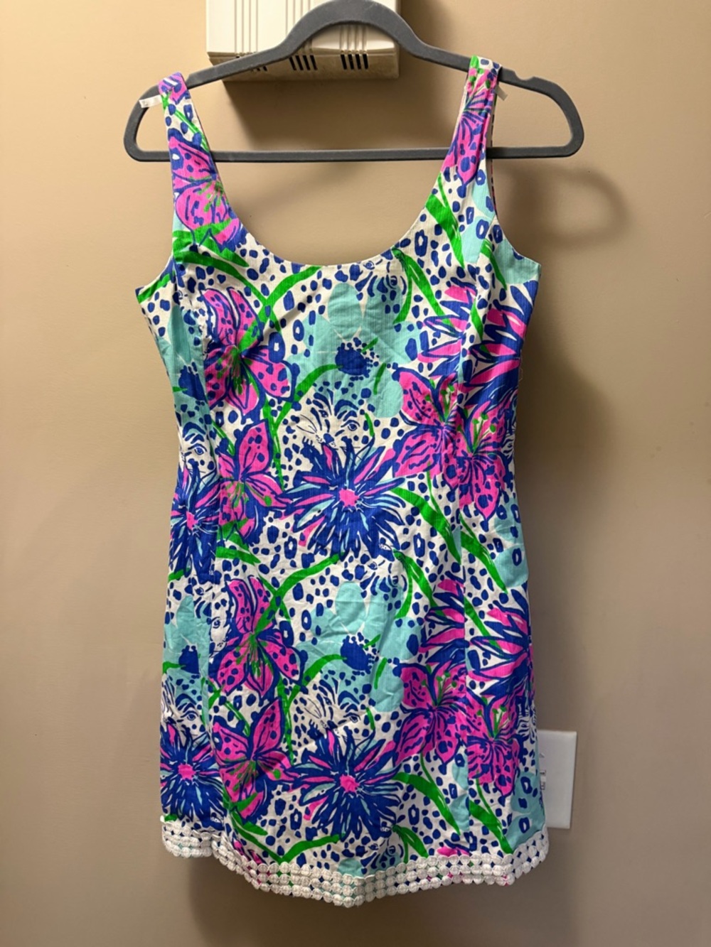 Lilly Pulitzer In the Garden Eaton Shift 4 perfect condition smoke pet free home